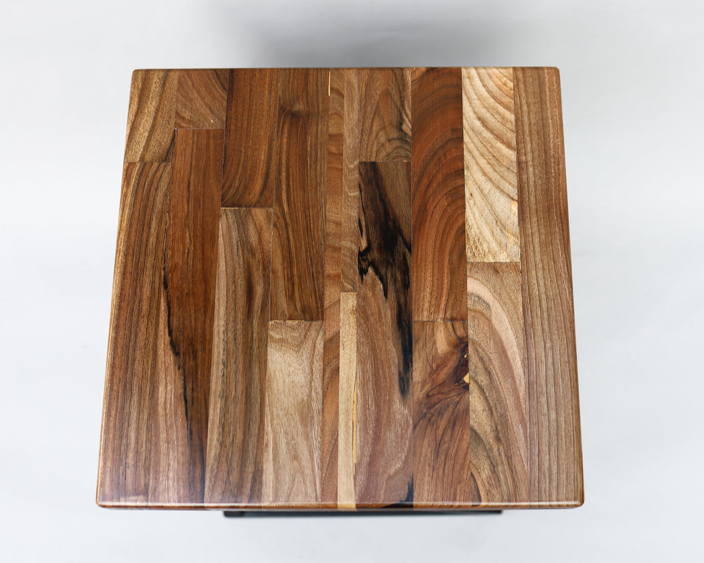 Scaun Nuc cu Picior metalic